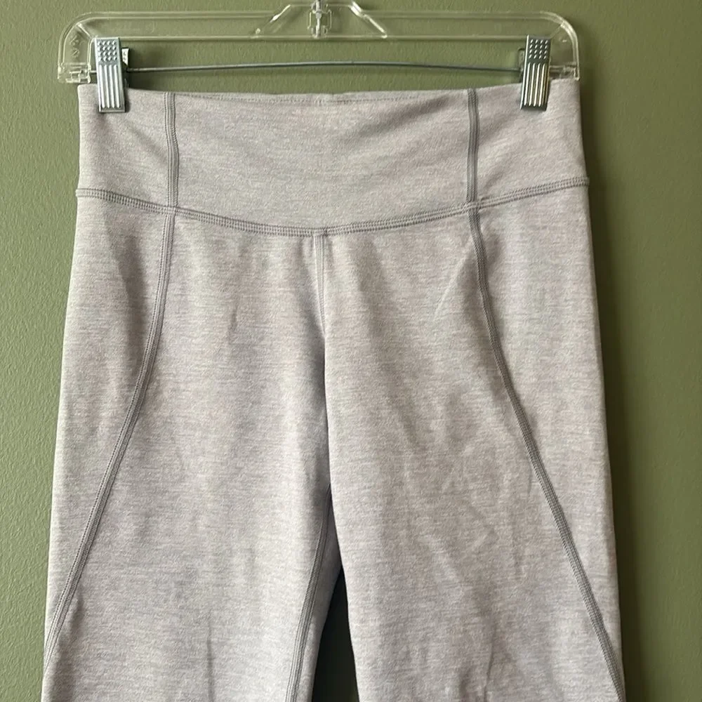 Lululemon Light Grey Capri Leggings Wide Hem Sz 4 Activewear Sporty Yoga Walk